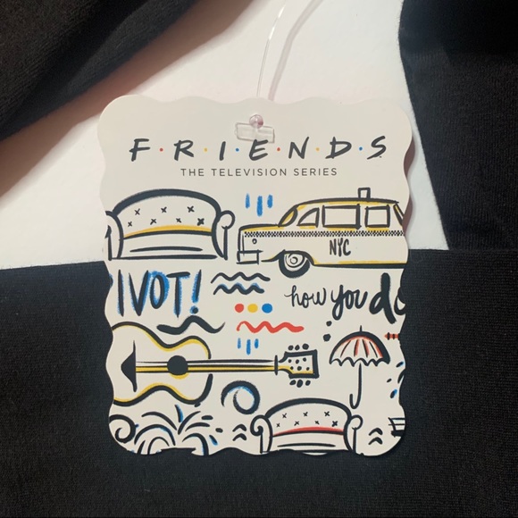 FRIENDS Graphic Long sleeve Cropped Tee - Picture 5 of 5